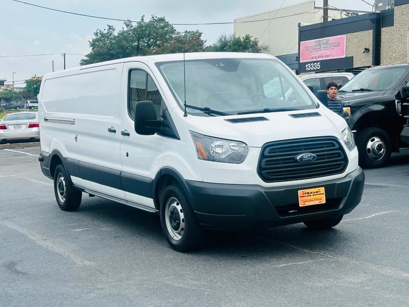 Ford Transit Van Vehicle Full-screen Gallery Image 06