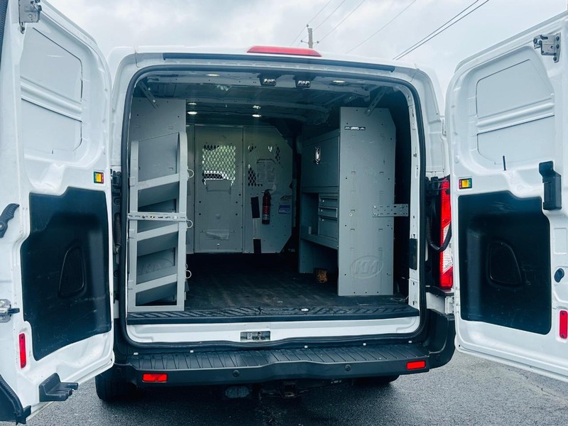 Ford Transit Van Vehicle Full-screen Gallery Image 12