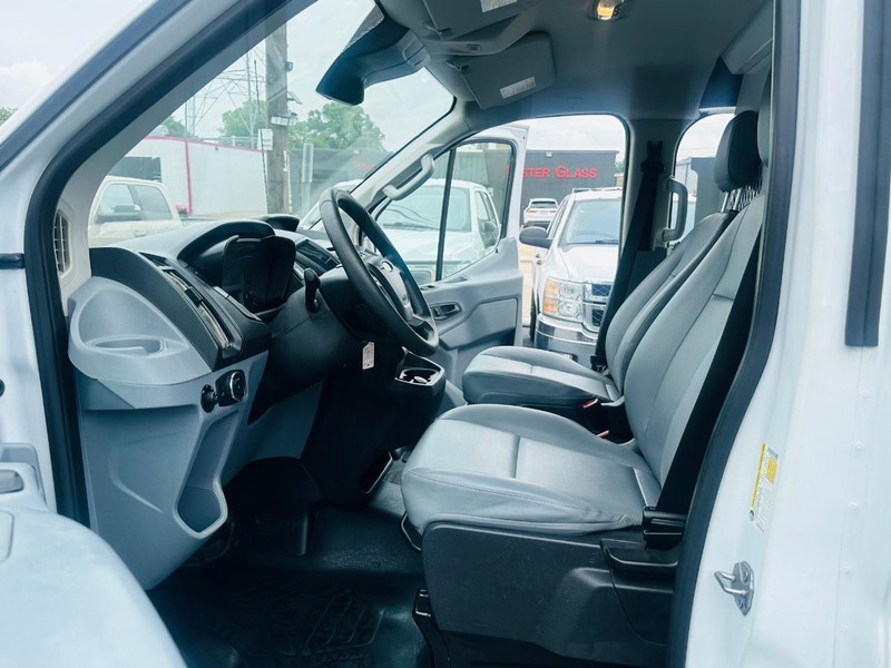 Ford Transit Van Vehicle Full-screen Gallery Image 17