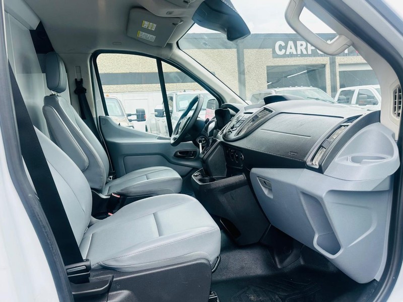 Ford Transit Van Vehicle Full-screen Gallery Image 21