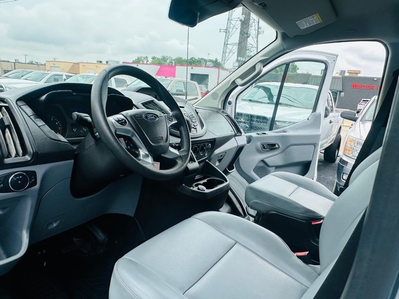 Ford Transit Van Vehicle Full-screen Gallery Image 22