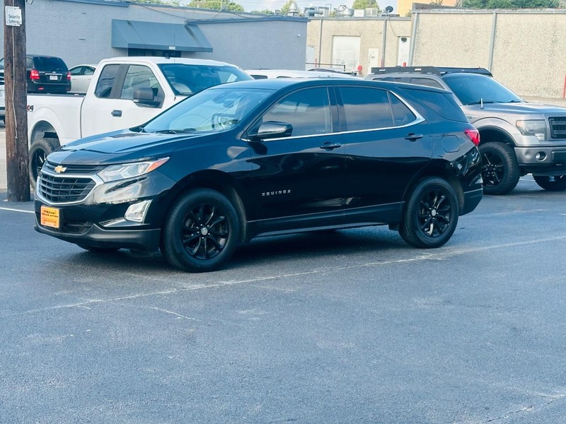 Chevrolet Equinox Vehicle Full-screen Gallery Image 2