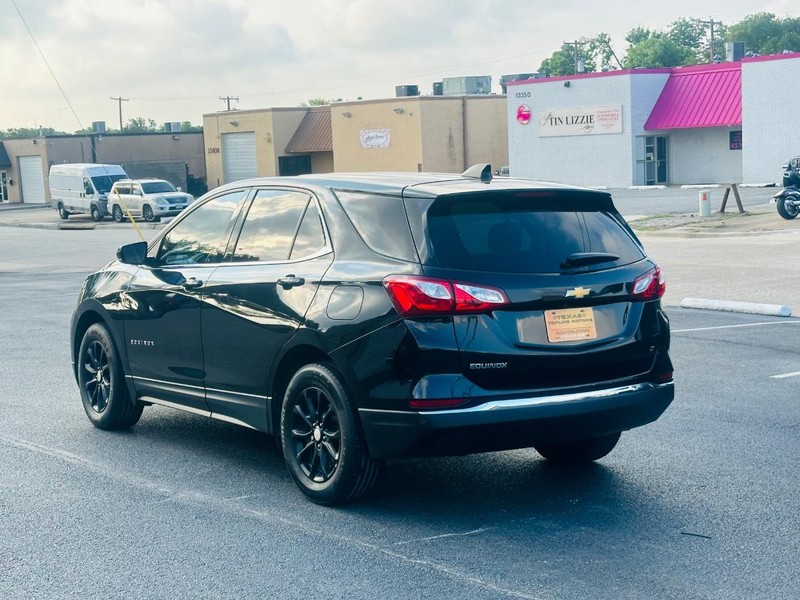 Chevrolet Equinox Vehicle Full-screen Gallery Image 9