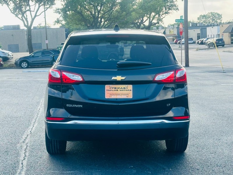 Chevrolet Equinox Vehicle Full-screen Gallery Image 11