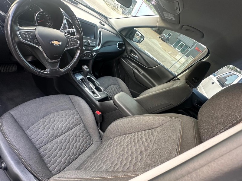 Chevrolet Equinox Vehicle Full-screen Gallery Image 20