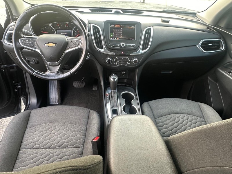 Chevrolet Equinox Vehicle Full-screen Gallery Image 21