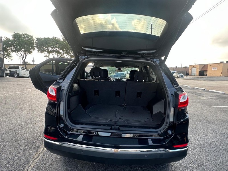 Chevrolet Equinox Vehicle Full-screen Gallery Image 23