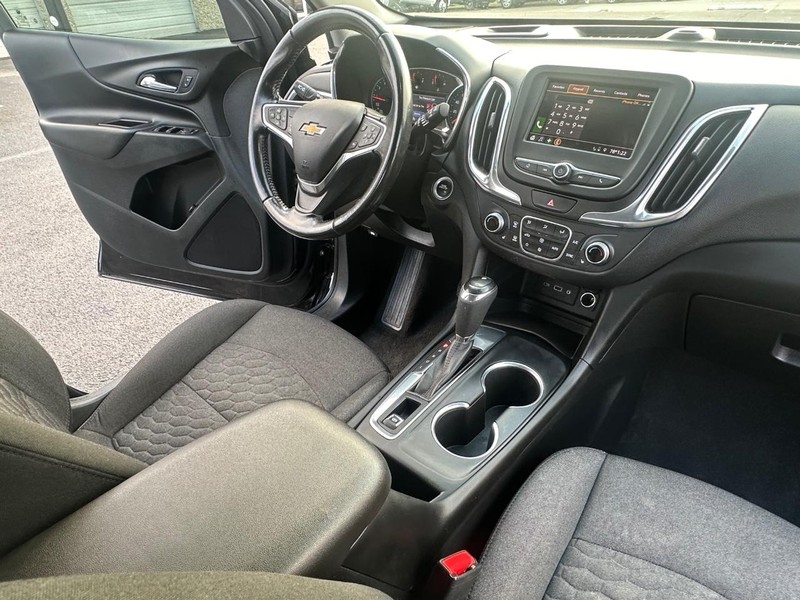 Chevrolet Equinox Vehicle Full-screen Gallery Image 27