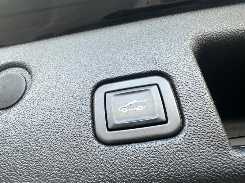 Chevrolet Equinox Vehicle Full-screen Gallery Image 28