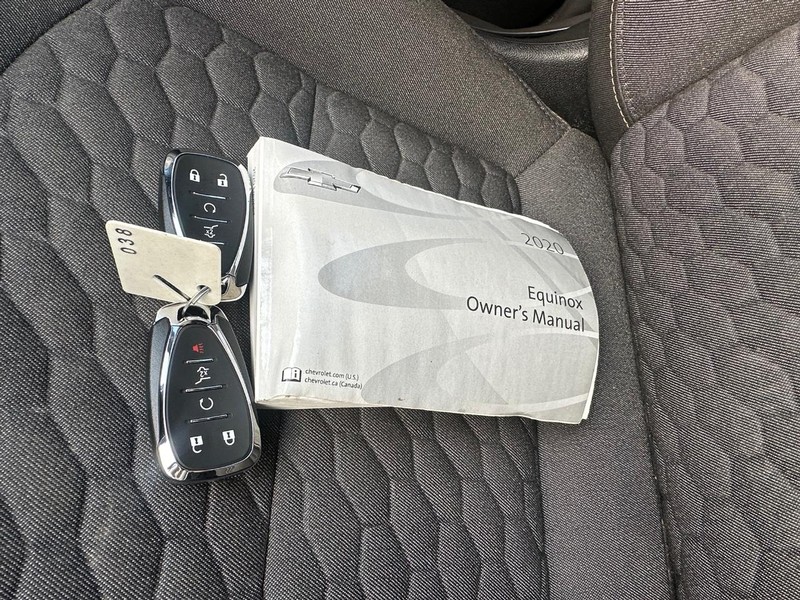 Chevrolet Equinox Vehicle Full-screen Gallery Image 30