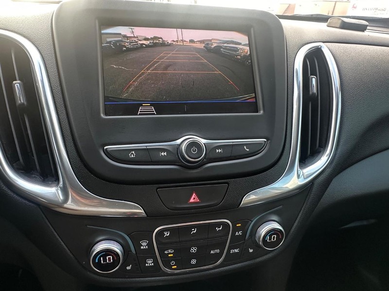 Chevrolet Equinox Vehicle Full-screen Gallery Image 32