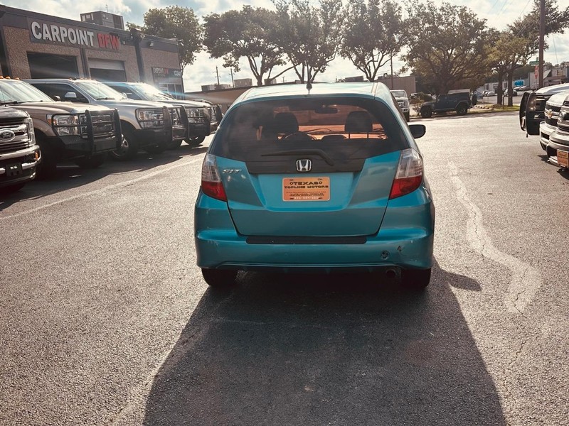 Honda Fit Vehicle Full-screen Gallery Image 4