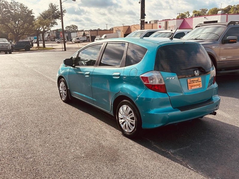 Honda Fit Vehicle Full-screen Gallery Image 5
