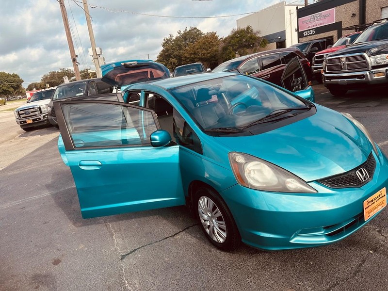 Honda Fit Vehicle Full-screen Gallery Image 12