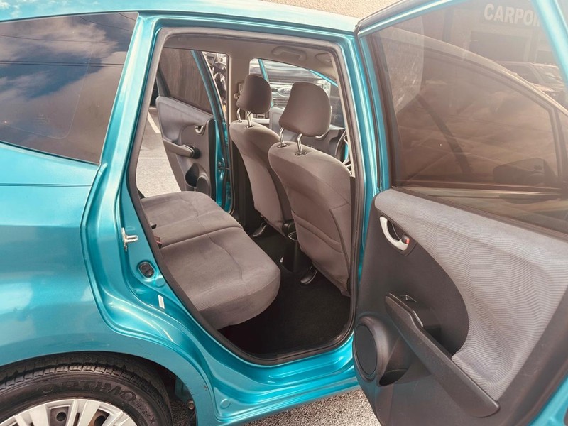 Honda Fit Vehicle Full-screen Gallery Image 16