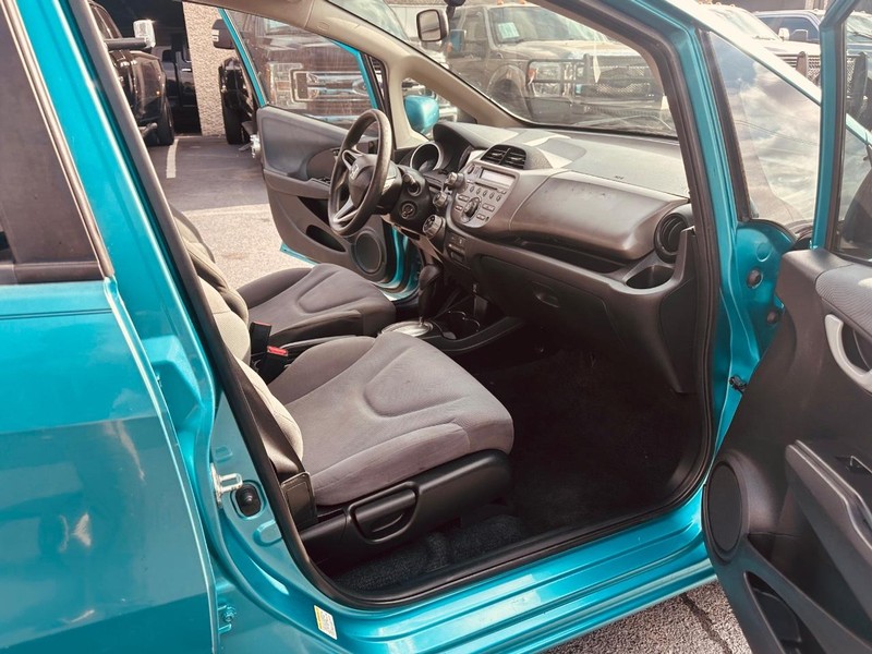 Honda Fit Vehicle Full-screen Gallery Image 19