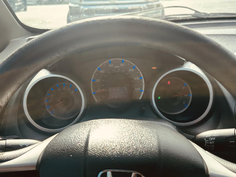 Honda Fit Vehicle Full-screen Gallery Image 21