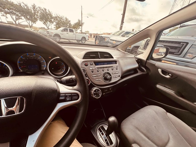 Honda Fit Vehicle Full-screen Gallery Image 24