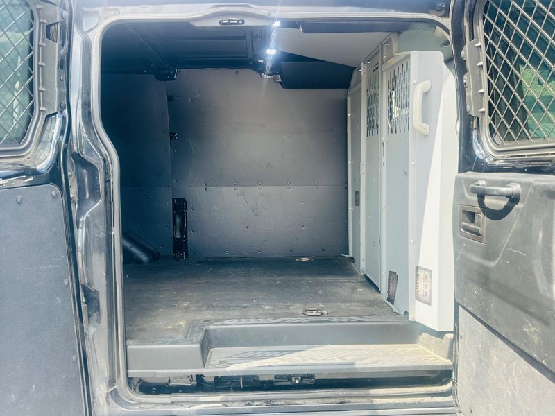 Ford Transit Van Vehicle Full-screen Gallery Image 17