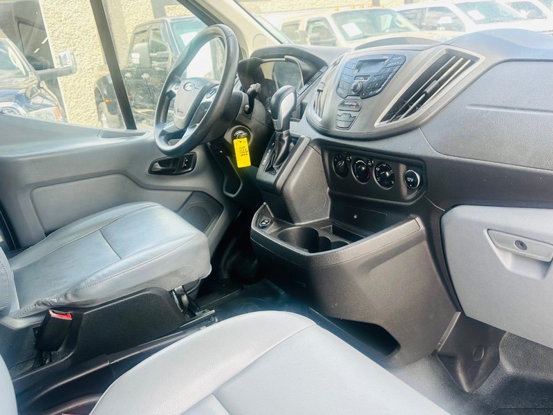 Ford Transit Van Vehicle Full-screen Gallery Image 18