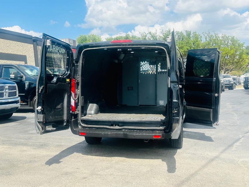 Ford Transit Van Vehicle Full-screen Gallery Image 19