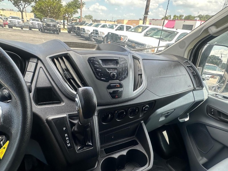 Ford Transit Van Vehicle Full-screen Gallery Image 22