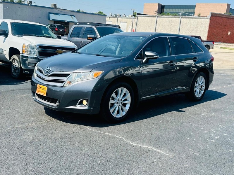 Toyota Venza Vehicle Full-screen Gallery Image 3