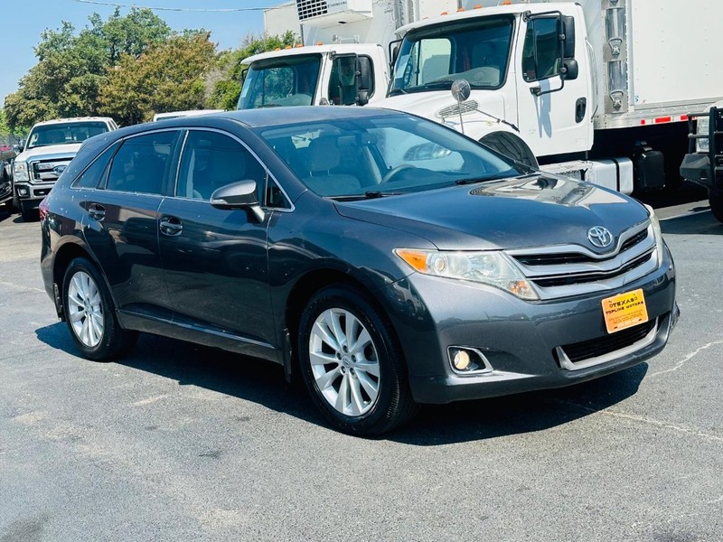 Toyota Venza Vehicle Full-screen Gallery Image 5