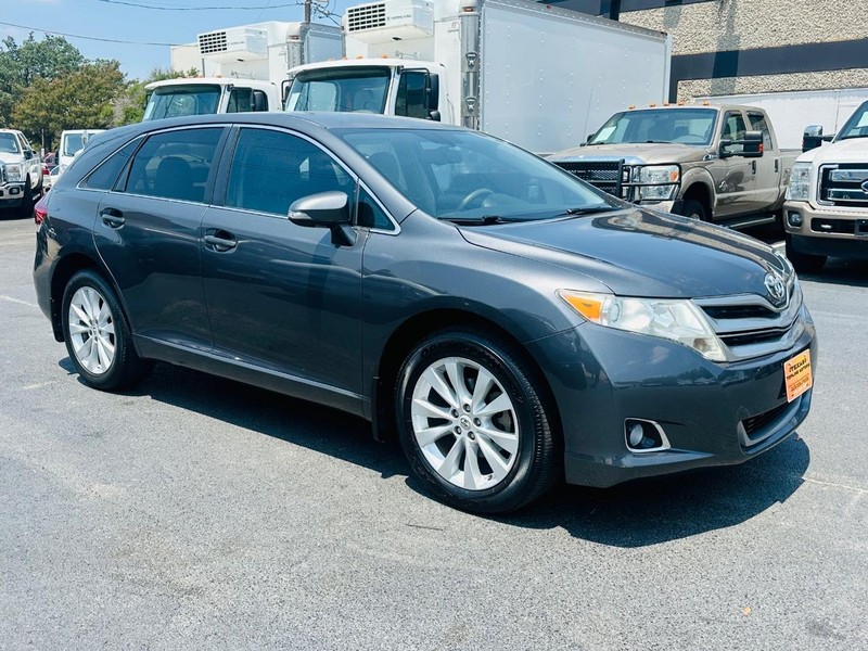 Toyota Venza Vehicle Full-screen Gallery Image 9
