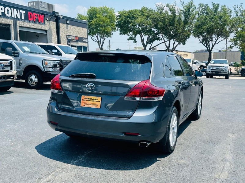 Toyota Venza Vehicle Full-screen Gallery Image 12