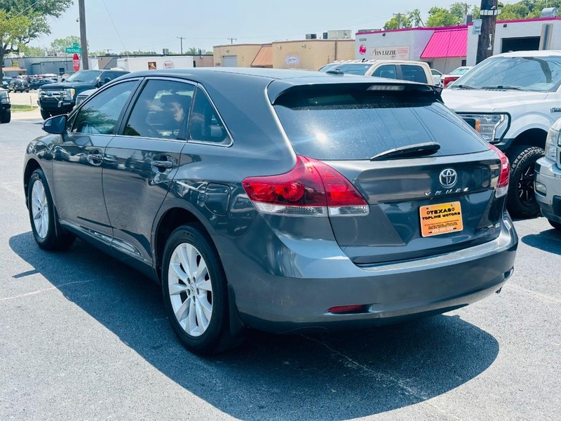 Toyota Venza Vehicle Full-screen Gallery Image 14