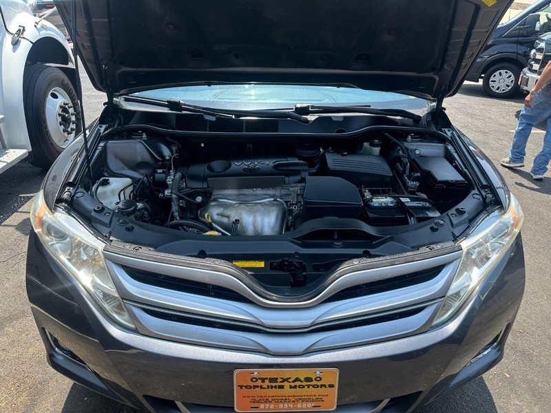 Toyota Venza Vehicle Full-screen Gallery Image 28