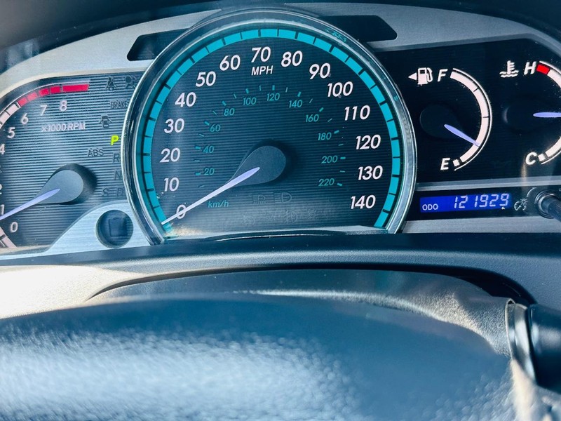 Toyota Venza Vehicle Full-screen Gallery Image 29