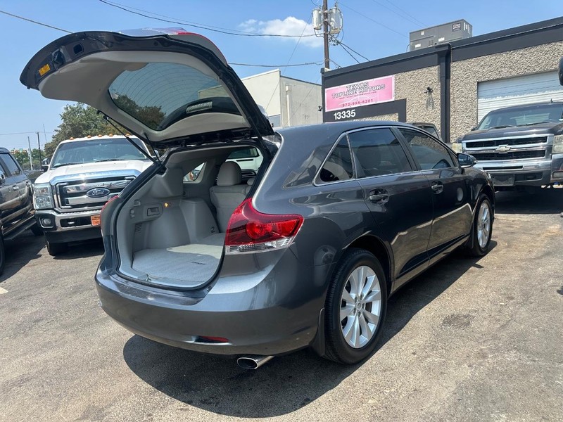 Toyota Venza Vehicle Full-screen Gallery Image 32