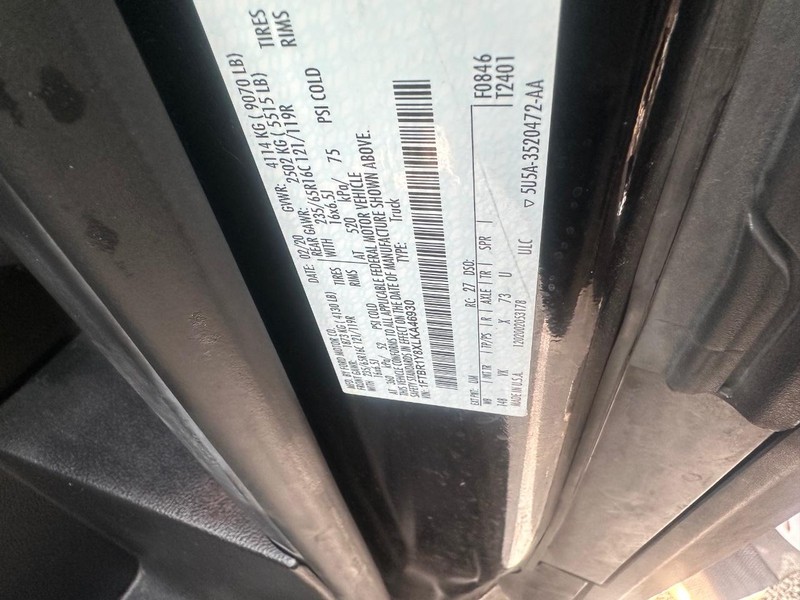 Ford Transit Cargo Van Vehicle Full-screen Gallery Image 30