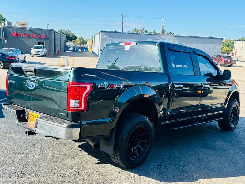 Ford F-150 Vehicle Full-screen Gallery Image 14