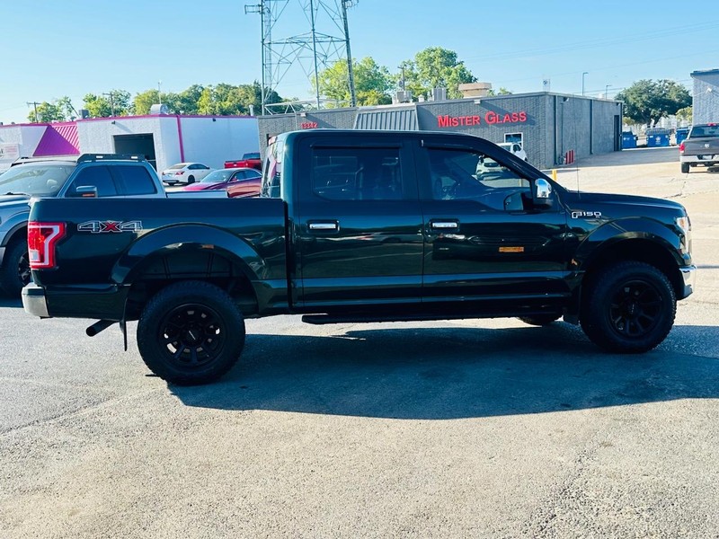 Ford F-150 Vehicle Full-screen Gallery Image 15