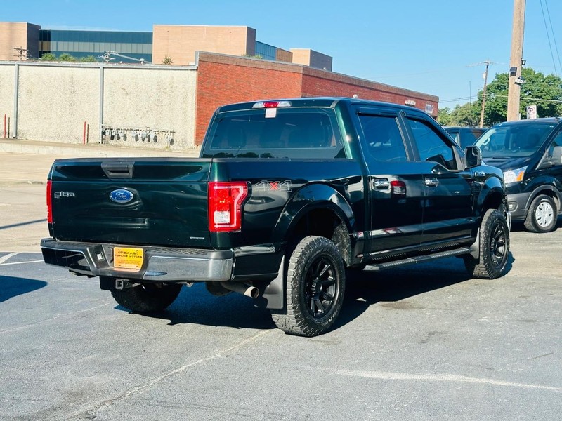 Ford F-150 Vehicle Full-screen Gallery Image 19