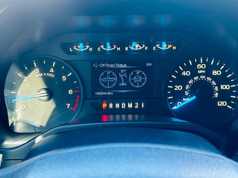 Ford F-150 Vehicle Full-screen Gallery Image 22