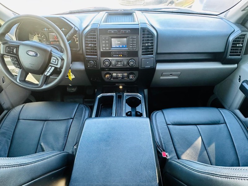 Ford F-150 Vehicle Full-screen Gallery Image 28