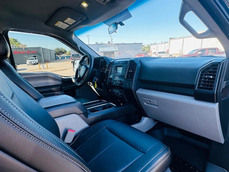 Ford F-150 Vehicle Full-screen Gallery Image 29