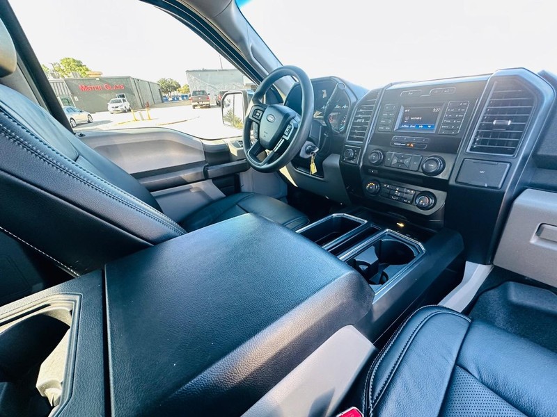 Ford F-150 Vehicle Full-screen Gallery Image 33