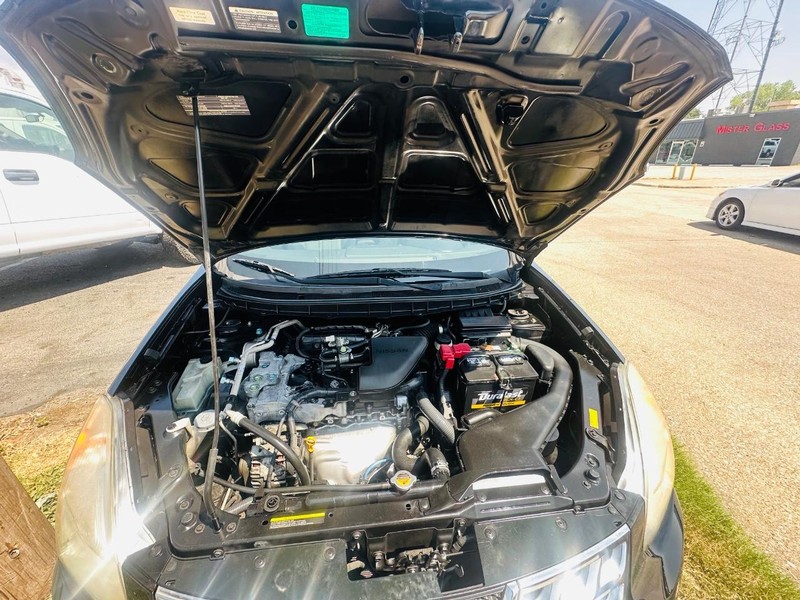 Nissan Rogue Vehicle Full-screen Gallery Image 29