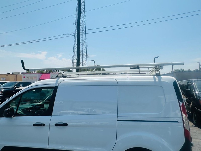 Ford Transit Connect Van Vehicle Full-screen Gallery Image 9