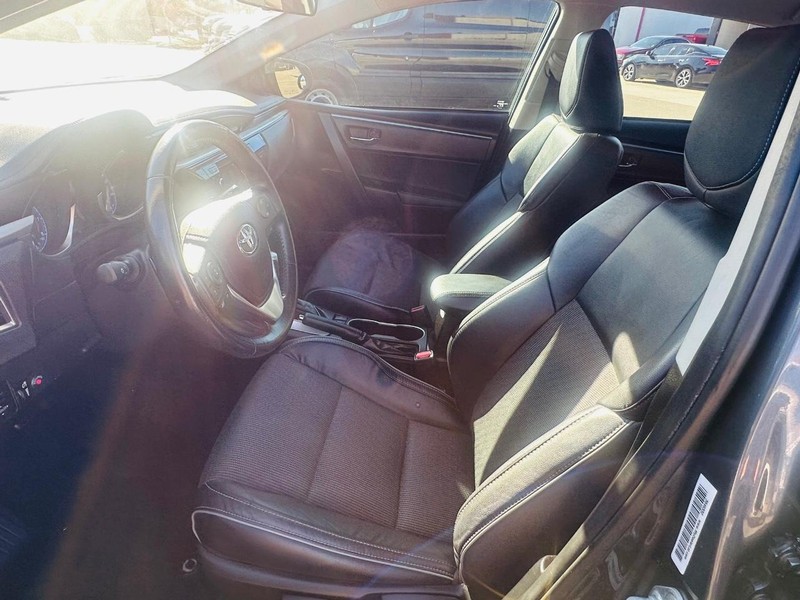 Toyota Corolla Vehicle Full-screen Gallery Image 16