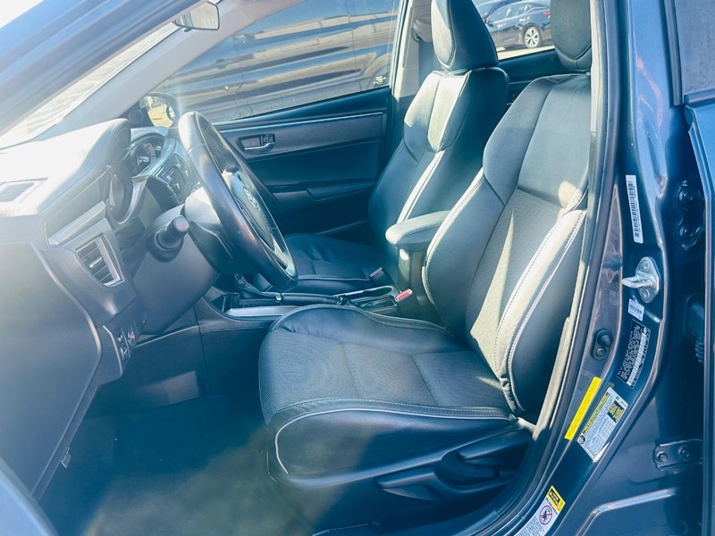 Toyota Corolla Vehicle Full-screen Gallery Image 19