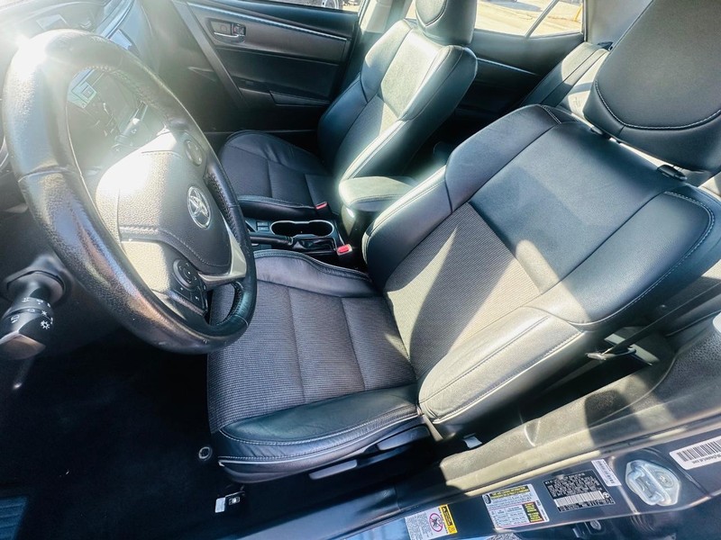 Toyota Corolla Vehicle Full-screen Gallery Image 25