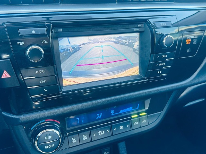 Toyota Corolla Vehicle Full-screen Gallery Image 29