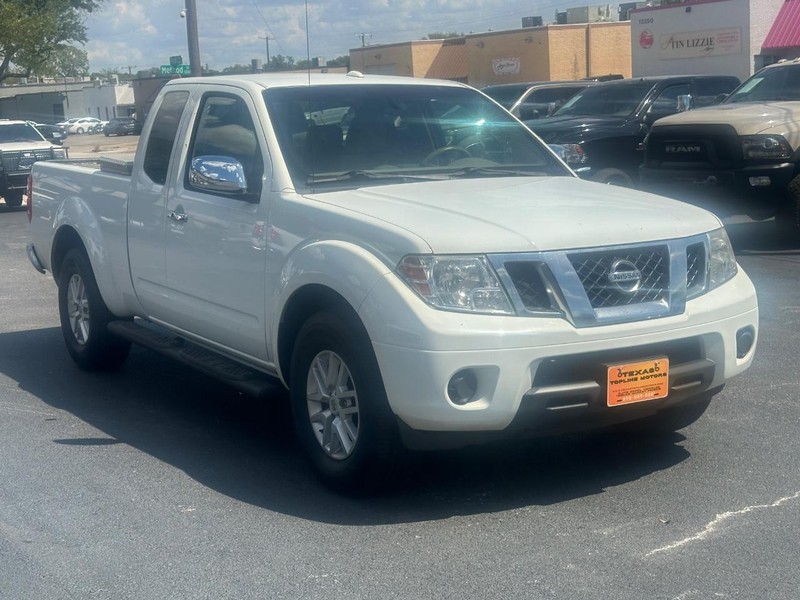 Nissan Frontier Vehicle Full-screen Gallery Image 08