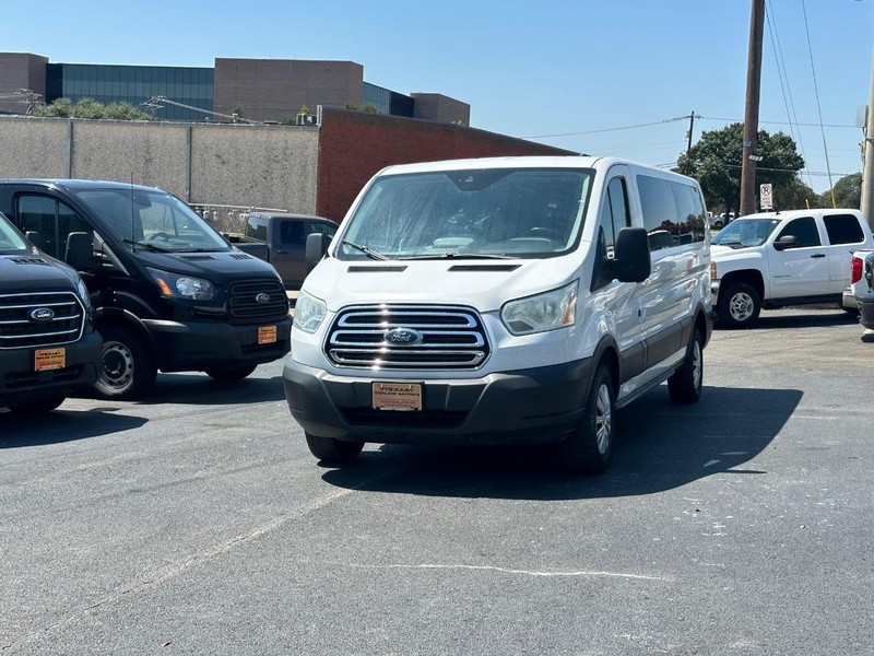 Ford Transit Wagon Vehicle Full-screen Gallery Image 2
